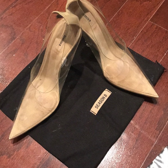 yeezy pointed toe pumps